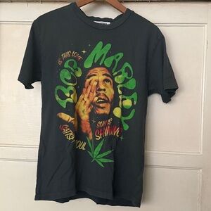 DAYDREAMER  BOB MARLEY IS THIS LOVE GRAPHIC TEE SZ
Small